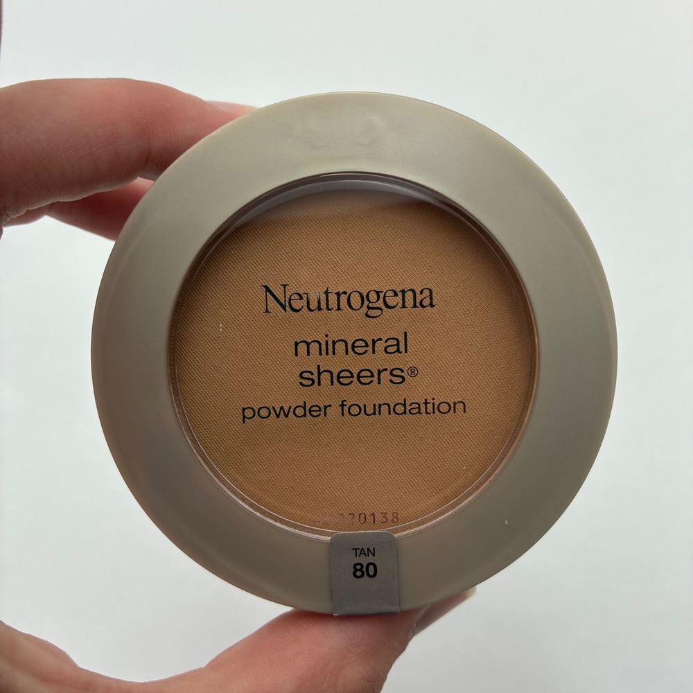 NEW Neutrogena Mineral Sheers Powder Foundation Tan 80 Natural Coverage 0.34oz